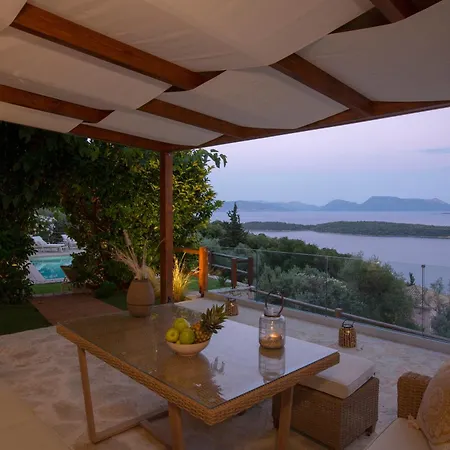 Meliti - Private With Stunning Seaviews, Infinity Pool, Close To The Villa *