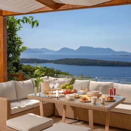 Meliti - Private With Stunning Seaviews, Infinity Pool, Close To The Villa Nydri (Lefkada)