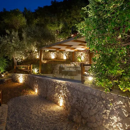 Meliti - Private With Stunning Seaviews, Infinity Pool, Close To The Villa Nydri (Lefkada)