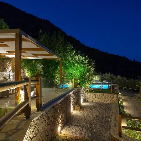 Meliti - Private With Stunning Seaviews, Infinity Pool, Close To The Nydri (Lefkada)